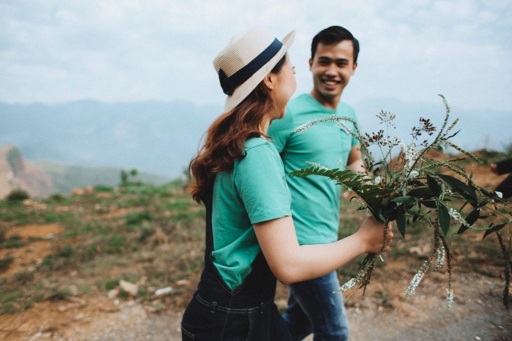 20 funny yes or no questions to ask your crush